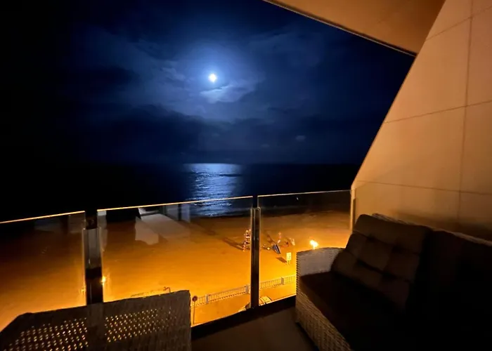 Exclusive For 6 People On The - Front Line - 1st Line Lejlighed *