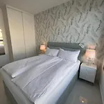 Exclusive For 6 People On The - Front Line - 1st Line Apartman